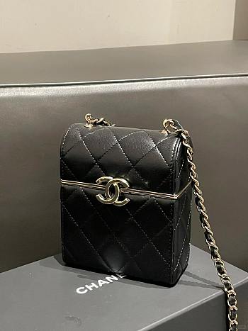 Chanel Black Box Chain Size 12x10x5cm
