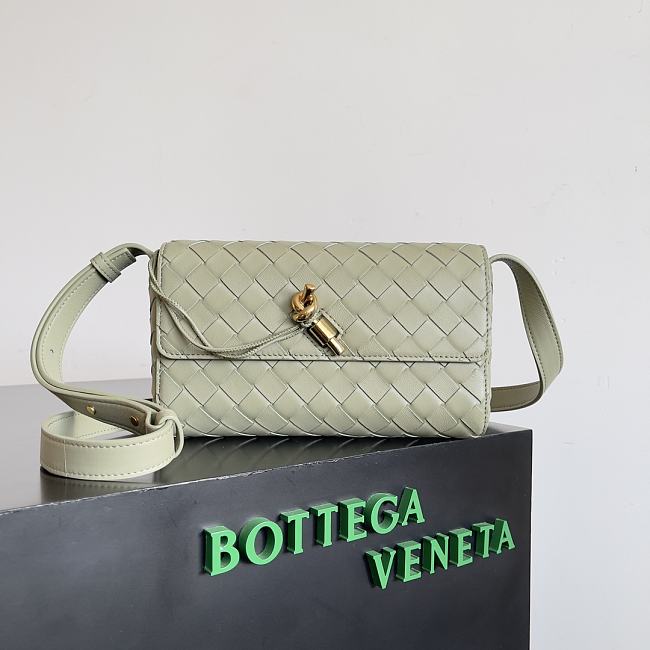 Bottega Veneta Andiamo Bag Avocado Size 21x13x4cm - 1