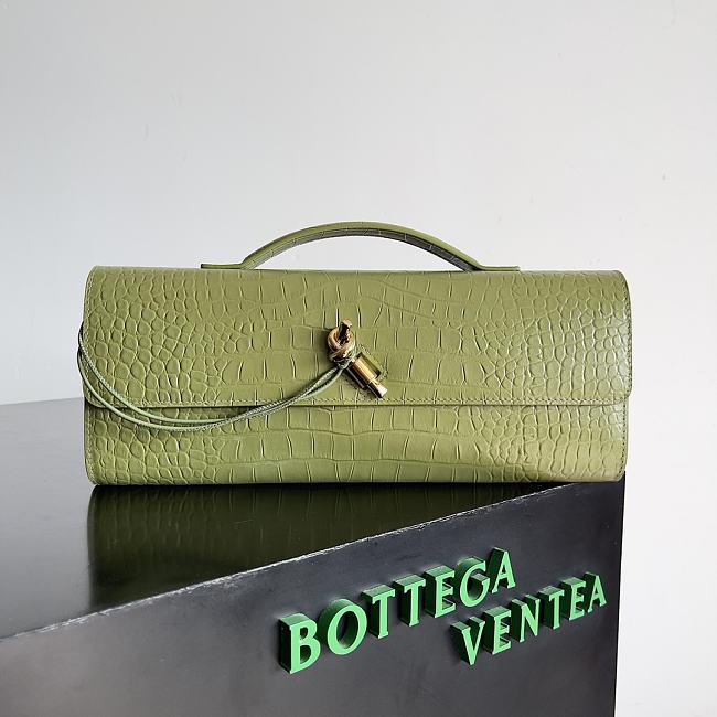 Bottega Veneta Andiamo Clutch Avocado 741511 Size 31x13x3cm - 1