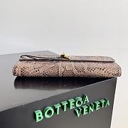 Bottega Veneta Andiamo Clutch Snake Size 31x13x3cm - 5