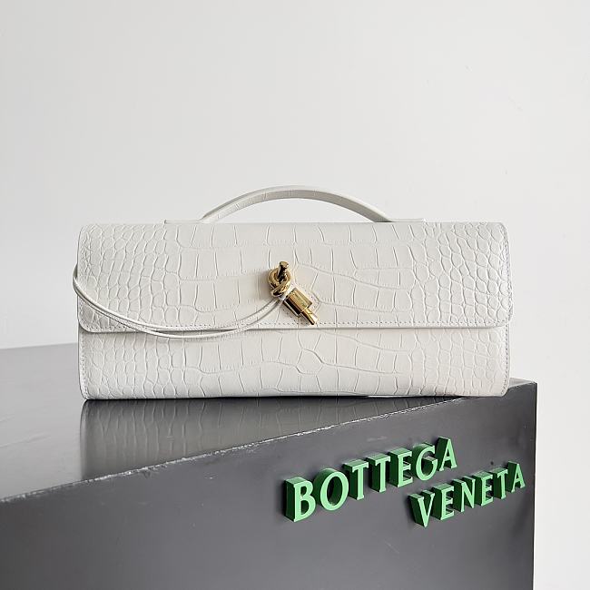 Bottega Veneta Andiamo Clutch White 741511 Size 31x13x3cm - 1