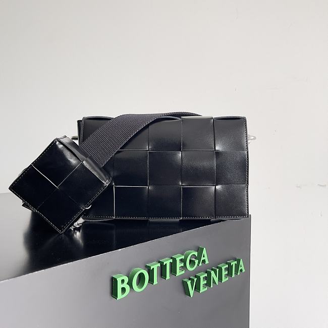 Bottega Veneta Cassette Black Size 26x16x6cm - 1