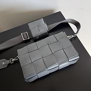 Bottega Veneta Cassette Grey Size 26x16x6cm - 5
