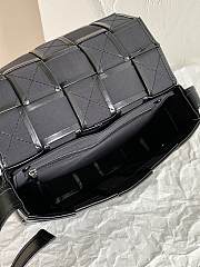 Bottega Veneta Cassette Black Size 23x15x5cm - 5