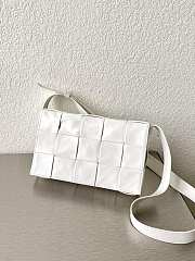 Bottega Veneta Cassette White Size 23x15x5cm - 2