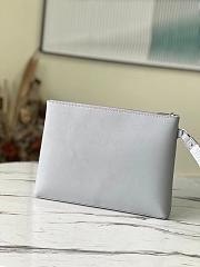 LV POCHETTE IPAD M69836 Size 30x22x5CM - 3