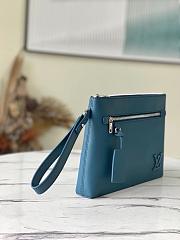 LV POCHETTE IPAD M81029 Size 30x22x5CM - 5