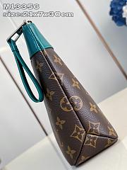LV Pochette Voyage Souple M13199 Size 30x21x7cm - 5