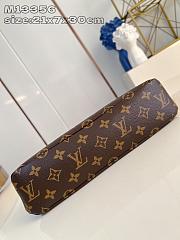 LV Pochette Voyage Souple M13356 Size 30x21x7cm - 5