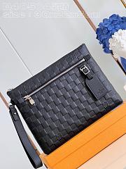 LV Takeoff Pouch N40504 Size 30x22x5CM - 2