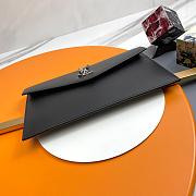 YSL Clutch Silver Black Grained Leather Size 27x16x2cm - 5