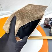 YSL Clutch Uptown Cream Crocodile Size 27x16x2cm - 4