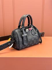 LV Speedy Bandoulière 18 Black Size 18x12x10cm - 3