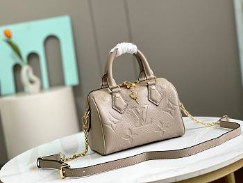 LV Speedy Bandoulière 20 Beige Size 20x13x12cm