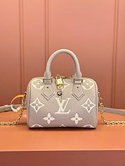 LV Speedy Bandoulière Monogram 20 Beige Size 20x13x12cm - 1