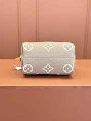 LV Speedy Bandoulière Monogram 20 Beige Size 20x13x12cm - 4
