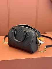 LV Speedy Bandoulière Monogram 20 Black Size 20x13x12cm - 4