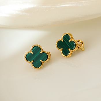 Van Cleef Vintage Alhambra Yellow Gold Malachite