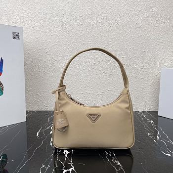 Prada Beige Re-Edition 2000 Re-Nylon 23x13x5cm