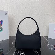 Prada Black Re-Edition 2000 Re-Nylon 23x13x5cm - 2
