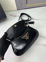 Prada Black Maternity Bag with Pointed Lock 22x15cm - 3