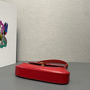 Prada Red Maternity Bag with Pointed Lock 22x15cm - 5