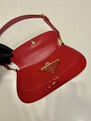 Prada Red Maternity Bag with Pointed Lock 22x15cm - 3