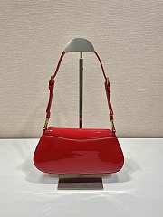 Prada Red Maternity Bag with Pointed Lock 22x15cm - 2