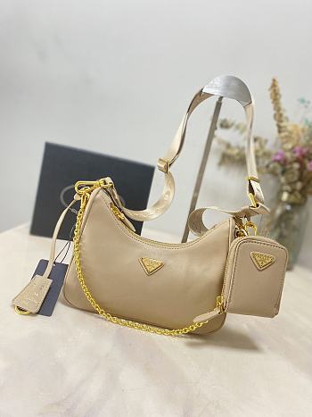 Prada Re-edition 2005 Beige Bag 22×18×6CM