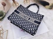 Dior Book Tote Small Blue Oblique Embroidery 36x28x17cm - 4