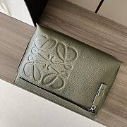 Loewe Clutch Bag Leather Green Size 29x6x20cm - 4