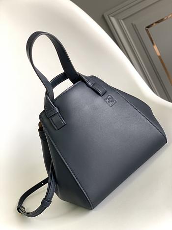 Loewe Hammock Nugget Navy Size 20x18x20cm