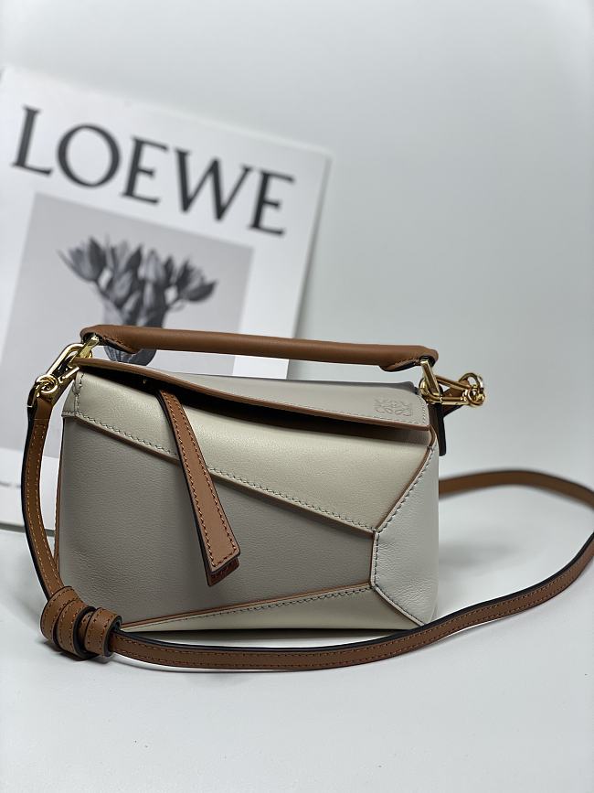 Loewe Puzzle 2022 Grey Bag Size 18x12.5x8CM - 1