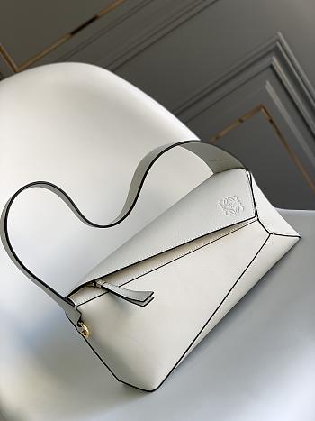 Loewe Puzzle Hobo Bag White Size 28x10x5CM