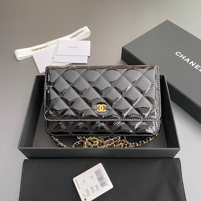 Chanel Woc Patent Black Gold Size 20x13x3cm - 1