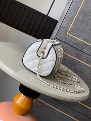 Chanel Bowling Bag Calfskin YP73 11x18x11cm - 4