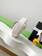 Chanel Half Moon Pearl White Size 16x16x5cm - 6