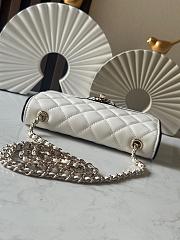 Chanel Lambskin Clutch with Chain White Size 19x12x3cm - 2