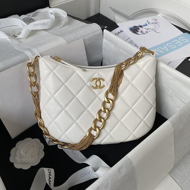 Chanel Should Bag White AS4220 Size 24x17x6cm - 1
