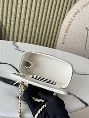 Chanel Vanity Case Bag White Size 16x9.5x8cm - 6