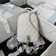 Chanel White Quilted Caviar Backpack 18x13x9cm - 3