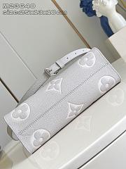 LV Giant Monogram M23640 Size 25x13x10cm - 5