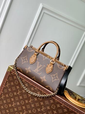 LV Giant Monogram LVM14236 Size 25x13x10cm