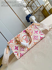 LV OnTheGo East West Pink Size 25x13x10cm - 4