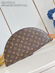 LV Fan Monogra M14804 Size37x6x19cm - 4