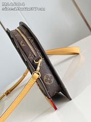 LV Fan Monogra M14804 Size37x6x19cm - 2