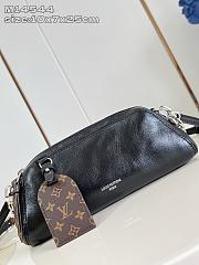 LV Pochette Vibe Circle M14544 Size 25x10x7cm - 1