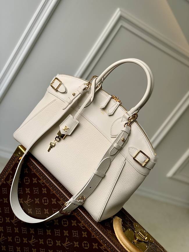 LV Vendome MM High End Leathers White Size 36x29x15cm - 1