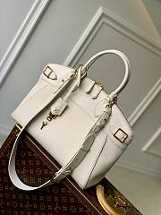 LV Vendome MM High End Leathers White Size 36x29x15cm - 2