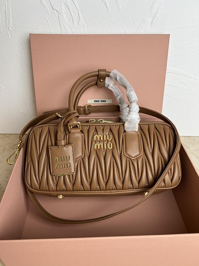 Miu Miu Matelasse Brown Pattern 5BB148 Size 27x12x9cm - 1